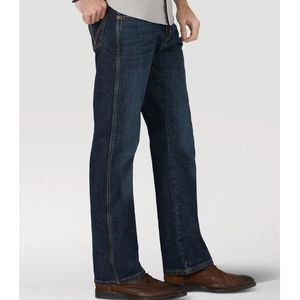 Wrangler Men's Slim Fit Bootcut Jeans In CB Wash